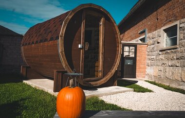Ferienhaus Guck in den Stall bei Rot am See: Fasssauna | © Hohenlohe + Schwäbisch Hall Tourismus e. V.