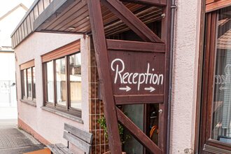 Ilsfeld | Hotel&Restaurant zum Lamm | Rezeption | © Philipp Moenckert - www.tschatten.de