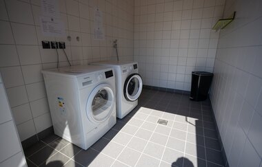 Waschmaschine und Trockner auf dem Stellplatz | © BTMV GmbH
