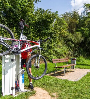 RadSERVICE-Punkte – Reparatursäulen am Radweg – Luftpumpe | © Touristikgemeinschaft HeilbronnerLand e. V.