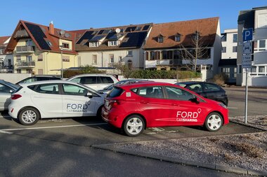 Ford Carsharing Fahrzeuge auf einem Parkplatz | © Stadt Sinsheim