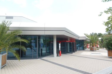 Haupteingang Kurhaus Bad Rappenau | © BTB Bad Rappenau