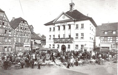 Marktplatz mit Rathaus in Eppingen | © Stadt Eppingen