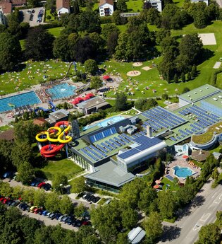 Blick auf das Schenkenseebad von oben | © Stadtwerke Schwäbisch Hall GmbH | Harald Reich  Fotostudio