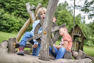 Spielplatz am Finsterroter See | Wüstenrot - Naturpark Schwäbisch-Fränkischer Wald | HeilbronnerLand | © Touristikgemeinschaft HeilbronnerLand