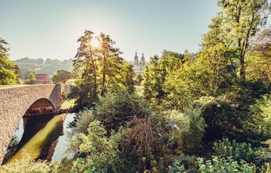 Etappe 4 - Historische Jagstbrücke mit Blick auf das Kloster Schöntal | © Arbeitsgemeinschaft Kocher-Jagst-Radweg