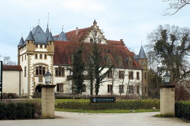 Die Burg hat mehrere Giebel | © Touristikgemeinschaft Hohenlohe e. V. | Würth Elektronik
