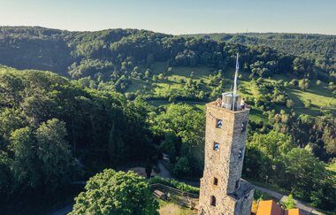 Sicht über die Burgruine Löwenstein in den Fränkisch-Schwäbischen Wald | © Touristikgemeinschaft HeilbronnerLand e.V.